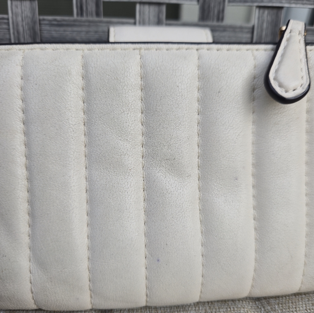 Coach Medium Corner Zip Wallet - Picture 3 of 15